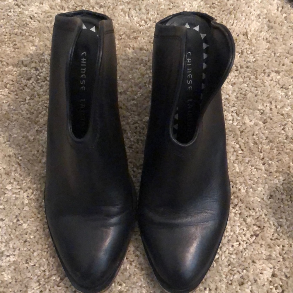 GUC black leather mule by Chinese laundry